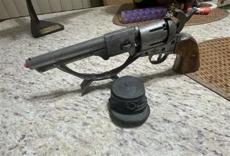 Denix Non Firing Replica Confederate Civil War Pistol Wstand And Cap