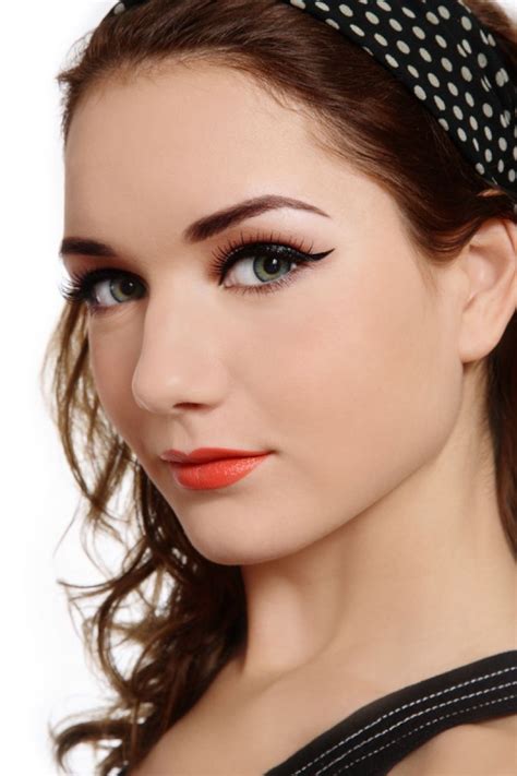 16 Perfect Cat Eye Makeup Ideas True Inspiration For Women Classic