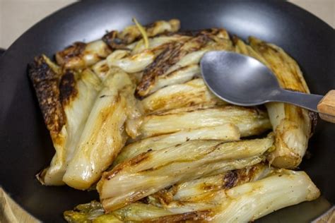 What Does Endive Taste Like Heres What To Do With It Foodiosity