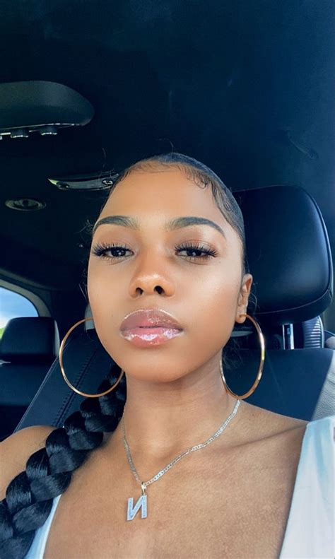 𝐩𝐢𝐧𝐬 𝐩𝐫𝐞𝐭𝐭𝐲𝐛𝐢𝐭𝐜𝐜 🐝 in 2020 black girl aesthetic baddie hairstyles melanin beauty