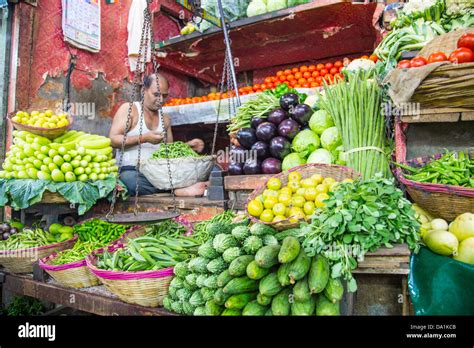 Vegetable Vendor Hi Res Stock Photography And Images Alamy