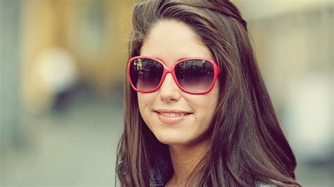 Wallpaper Brunette Hair Sunglasses Smile 1920x1080 Coolwallpapers 1067246 Hd