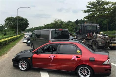 See more of singapore road accident on facebook. Car in wedding convoy involved in accident, Latest ...