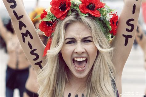 Femen Nackt Bilder Von Einer Demo In Der Ukraine Fkk Fotos Tips Und Reise Infos