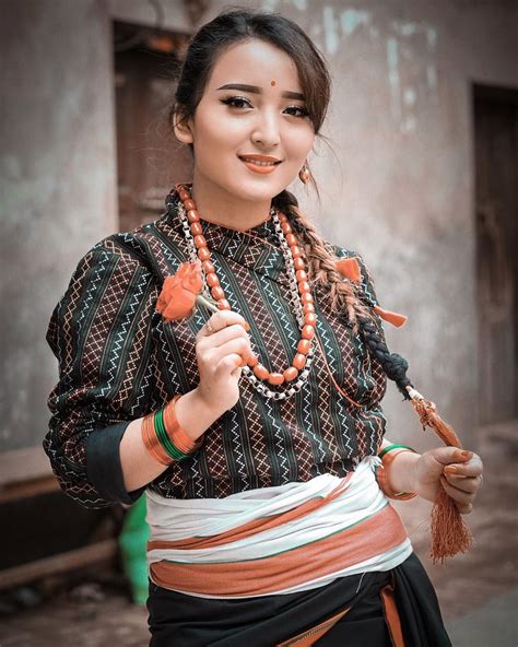 Thimi Nepal Pretty Nepal Girl In Traditional Costume Nationalcostumes Nationalattire