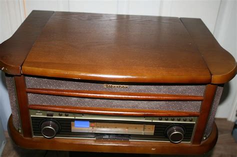 Roadstar Wooden Retro Style Fm Radio With Turntable Cassette Cd Player