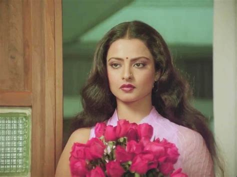 8 Pics Of Rekha That Prove Age Is Just A Number Forever Beautiful
