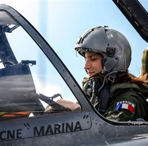 découvrez le métier de pilote de chasse pilotedechasse aviondechasse armeedelair femme