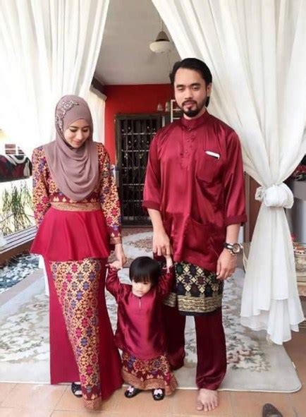 Inspirasi sarawak 002 (red) size : Referensi Model Baju Muslim Songket Mulai Dari Style ...