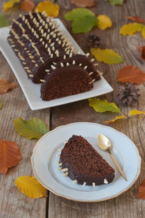 Ein saftiger schokoladenkuchen mit mandeln. Rehrücken Kuchen | Rezept | Rehrücken kuchen, Kuchen ...