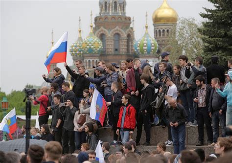 Thousands Of Russians Protest Vladimir Putins Government The