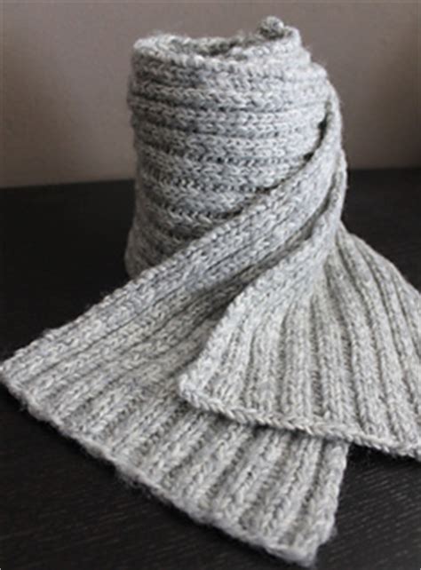 Great stitch to create a simple, stretchy project like the brim edge of a hat. Ravelry: knit 2 purl 2 scarf pattern by Ioana van Deurzen