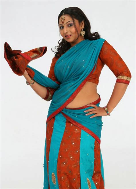 Divya Prabha Telugu Actress Beautiful Pics In Saree Cinehub