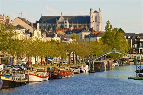 La ville renversée par l'art ! Nantes travel | France - Lonely Planet