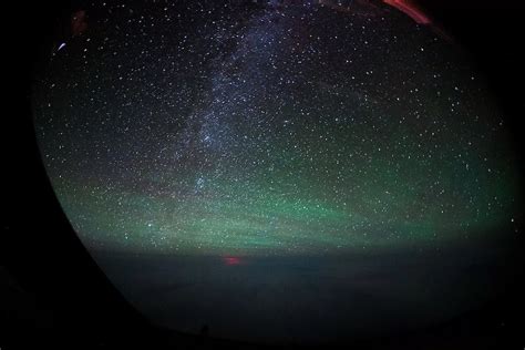 Mysterious Red Glow Over Atlantic Captured By Commercial Pilot Mirror