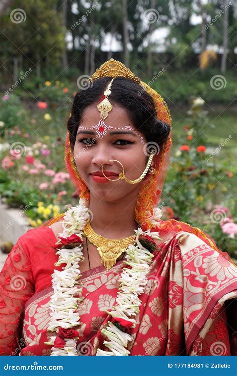 Portrait Of Bride At Wedding In Kumrokhali India Editorial Photo Image Of Beautiful