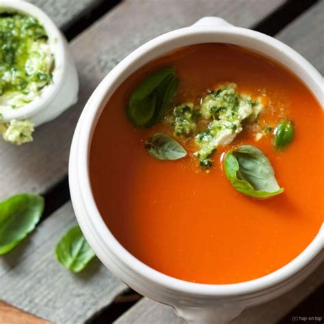 Tomatensoep met pestomascarpone Hap en Tap