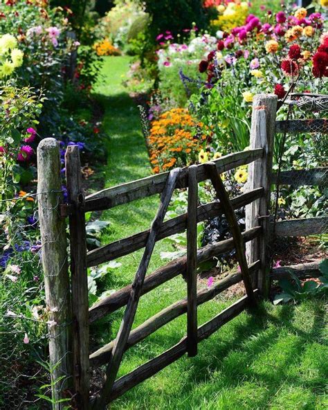 23 Rustic Cottage Garden Fence Ideas To Consider Sharonsable