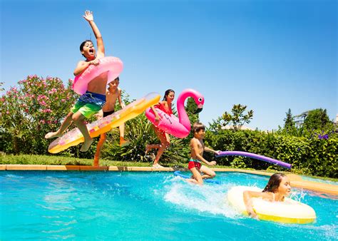 How To Keep Your Swimming Pool Clean In The Summer California Pools