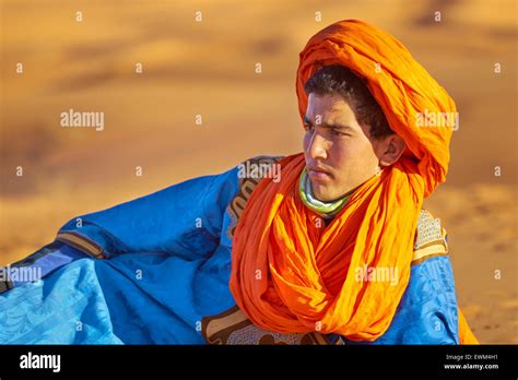 Djellaba Berber Hi Res Stock Photography And Images Alamy
