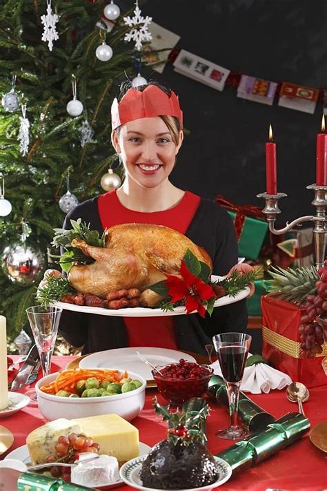 A traditional christmas snack menu includes smoked salmon, tartlets, ham and cheese balls, steak and scallion. Cooking Christmas Dinner - Great Ideas To Make It Memorable | Traditional christmas dinner menu ...