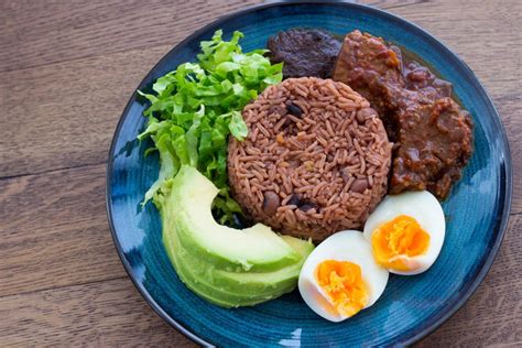 Have more ingenious ways to decorate with wall tapestries? How to Make Waakye • Connect Nigeria