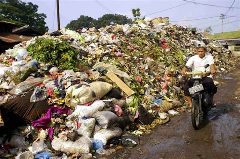 Pencemaran Lingkungan Uphil N Raghiel