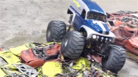 Awesome Monster Truck Donut Youtube