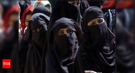 Triple Talaq Women Can Say Triple Talaq Muslim Law Board Tells Supreme Court India News