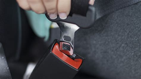 seatbelt law takes effect