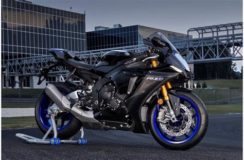 The r1m remains the pinnacle of yamaha supersport motorcycles, and short of grabbing one of valentino rossi's old motogp bikes, this is the most performance you can. 2021 Yamaha YZF-R1M - Richmond Honda House
