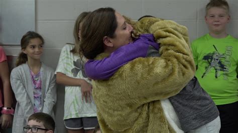 Blades Elementary Military Mom Surprises Daughter At School Youtube