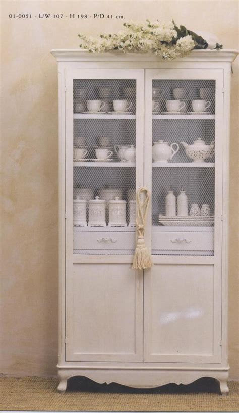 Una credenza se utilizzata in cucina deve essere soprattutto funzionale e pratica per riporre e sistemare pentole, stoviglie, utensili e. Credenze Provenzali country Provence bianche, mobili per ...