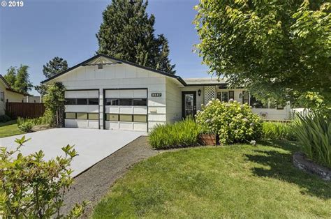 2257 Country Club Ter Woodburn Or 97071 Mls 19225357 Redfin