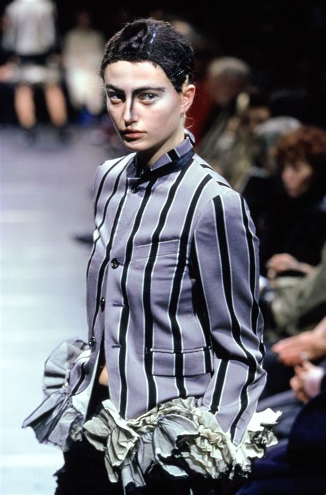 Comme Des Garçons Fall 2000 Ready To Wear Fashion Show Details