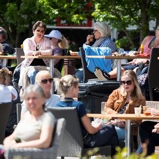 Fuel capacity 103 gal/390 l. NK Dressuur