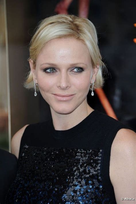 Een opgeschoren kapsel zien we nu eenmaal niet snel bij een lid van het koninklijk huis, laat staan bij een prinses zelf. Pin van Debby Lindeman op Charlene's Hair Style