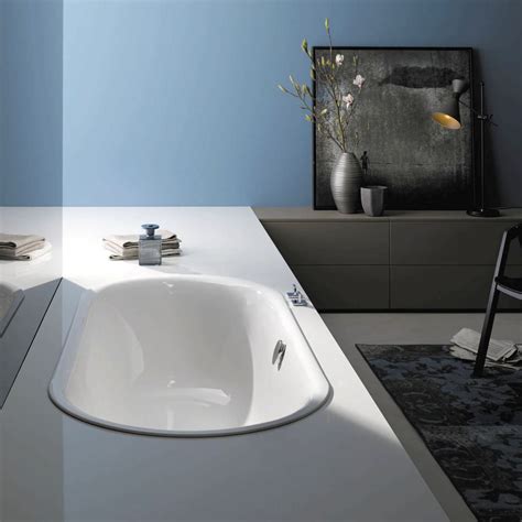 Bette davis and joan crawford on the set of whatever happened to baby jane?. Bette Starlet Flair Oval Bath : UK Bathrooms