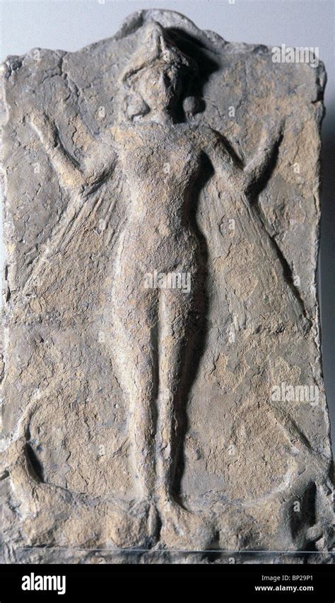 3233 Déesse Ishtar Avec Motifs Symboliques La Babylonie C 1700 Av