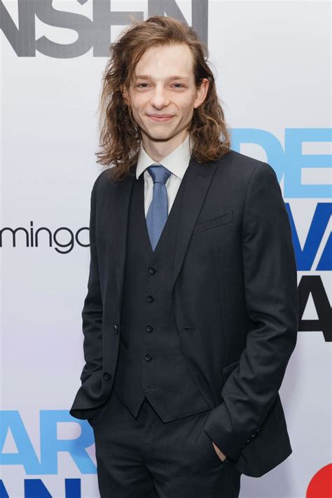 Dear Evan Hansens Mike Faist Flashes A Smile On His Opening Night