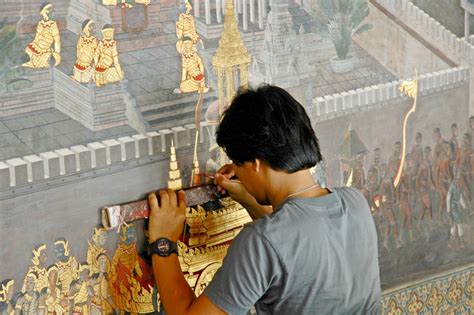 Thailand Artist Repairing Artwork Gold Sweet Breathing Deepening