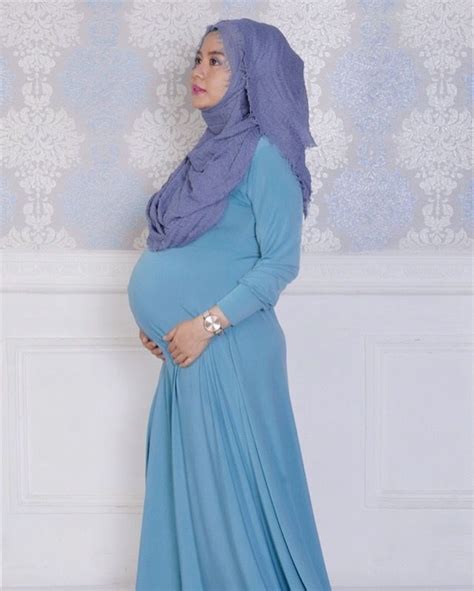 Pin On Maternity Hijab Photoshoot