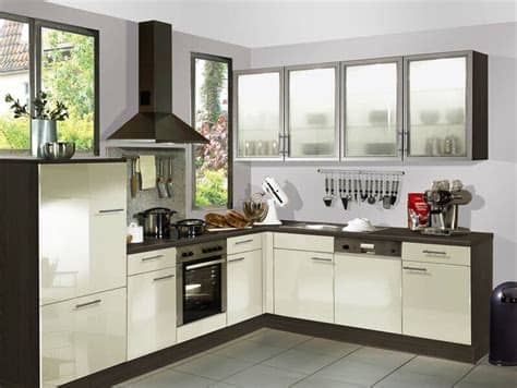 This modern open kitchen concept showcases lighting and colour perfectly. 4 Steps to Build L-Shaped Kitchen Designs | Modern Kitchens