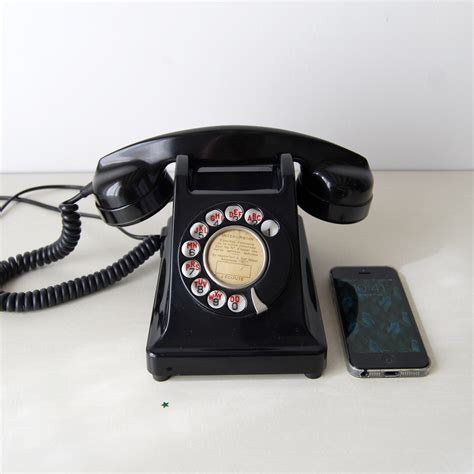 Ancien Téléphone Noir Bakélite Brocante Avenue