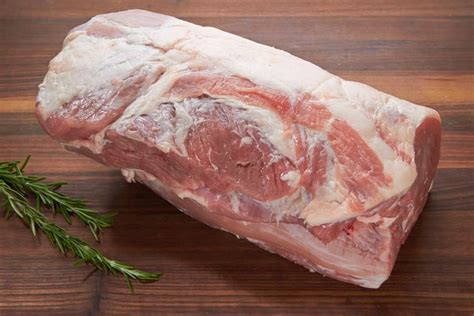 Pork is one of the most commonly consumed meats in the world. Buy Center Cut Loin Pork Chops (1 Inch Cut) Online | Mercato