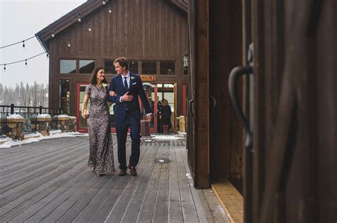 Devils Thumb Ranch Wedding In The Snow Junebug Weddings