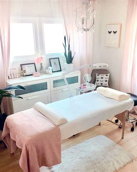 Pin By Liliana On Sala De Estética Esthetics Room Spa Room Ideas Estheticians Home Spa Room