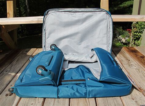 Biaggi Contempo 28″ Expandable 4 Wheel Spinner Upright Folding Luggage