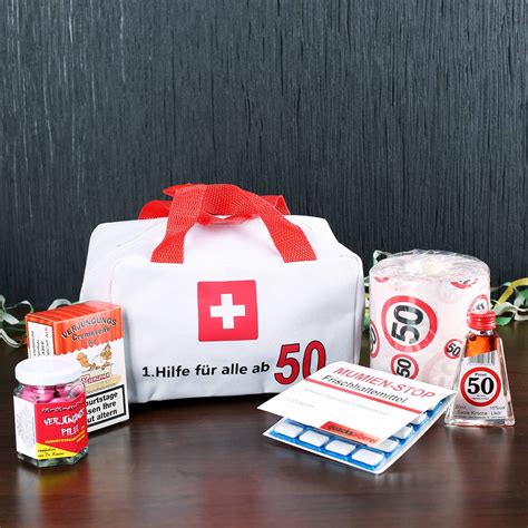 Diese sind oft mit lustigen sprüchen wer eine besondere verbindung zu dem beschenkten hat und diese auch mit seinem geschenk zum 50. Geburtstagsgeschenke zum 50. Geburtstag | Geschenke ...