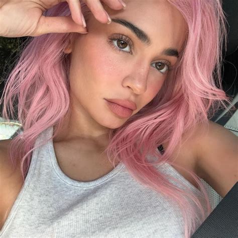 Kylie Jenner Dyed Her Hair Pink So Now Pretty Much Everybody Wants To